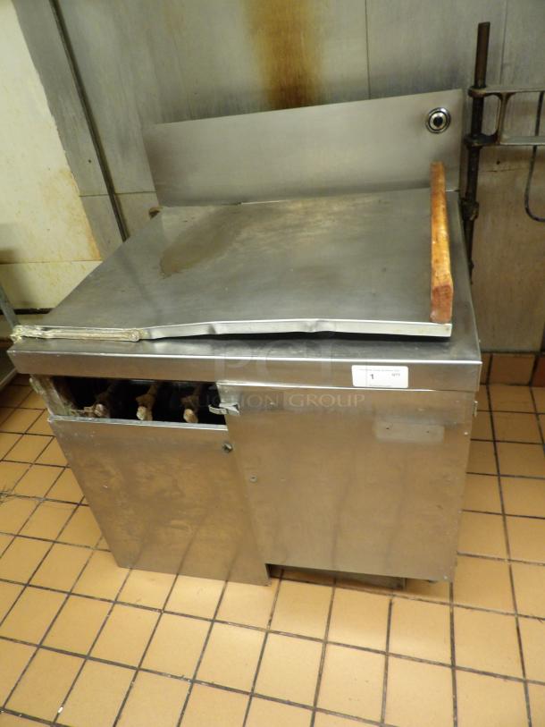 Belshaw Gas Donut Fryer. Prepare 4 dozen compacity. Comes with filtration system to filter and clean fryer oil. - Image 1 of 7