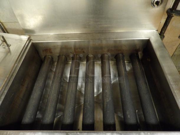Belshaw Gas Donut Fryer. Prepare 4 dozen compacity. Comes with filtration system to filter and clean fryer oil. - Image 4 of 7