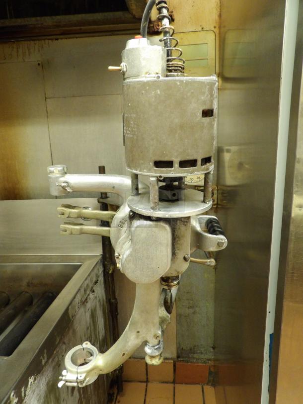 Belshaw Type F Depositor Arm Assembly. Type F Depositor uses an electric motor and trigger handle to deposit the correct amount of cake patter from beginning to end. Awesome condition! - Image 2 of 5