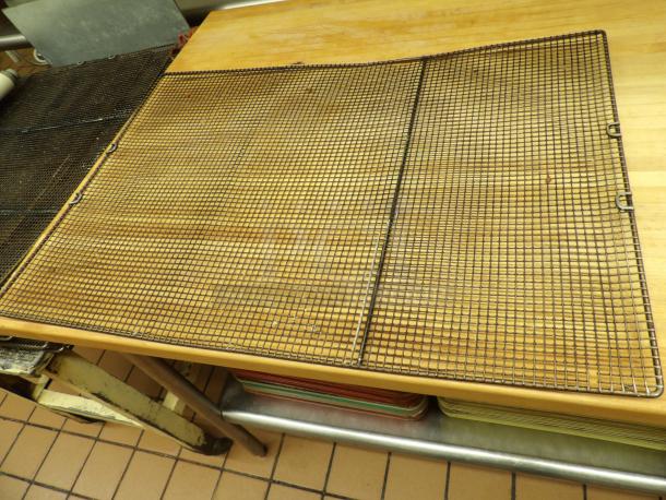 Mesh Fryer Screen 4 dozen Fryer, 33x23
4 x your bid - Image 1 of 2