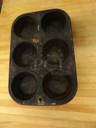 Muffin Pan, holds 6 muffins, 3-inch round
10 x Bid