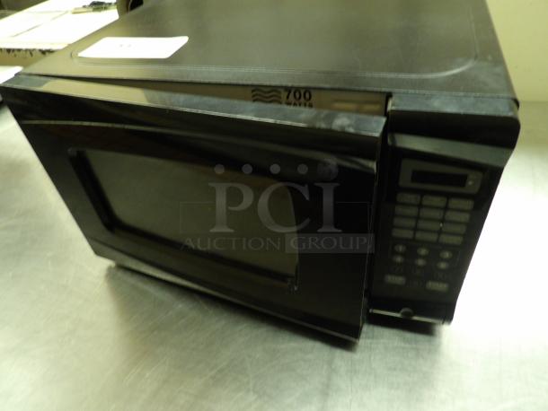 Microwave, Rival, 125V, 700Watts - Image 2 of 2