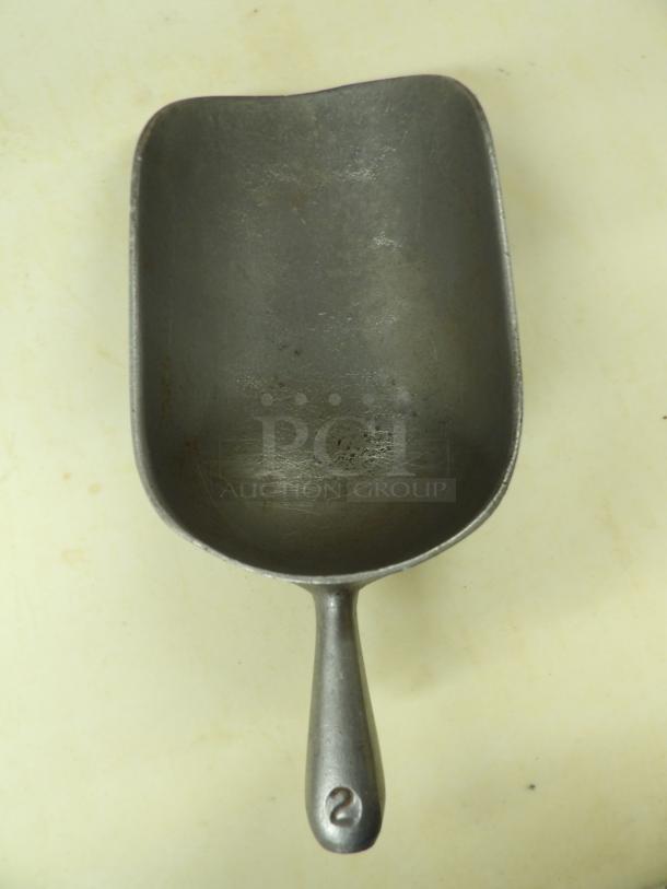 1 3/4 Pound Aluminum Scoop - Image 1 of 1