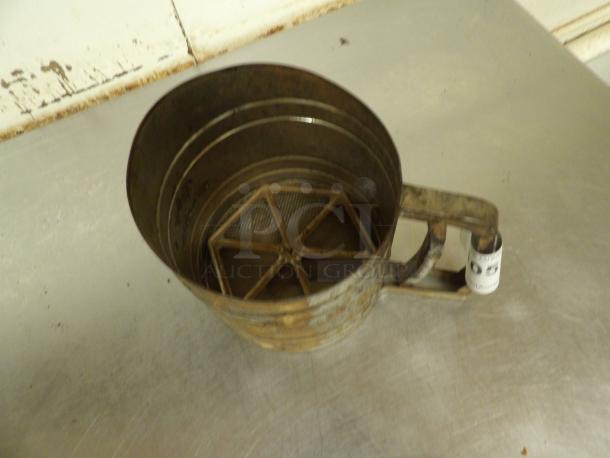 4 Cup Stainless Steel Rotary Flour / Powdered Sugar Sifter - Image 2 of 2