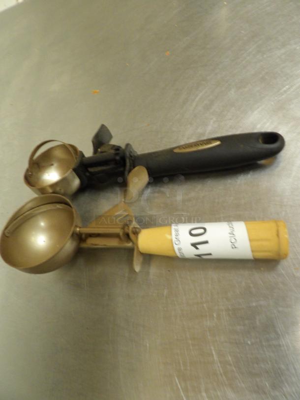 Thumb Press Disher /  Muffin Scoop,
 2 count same money - Image 2 of 2