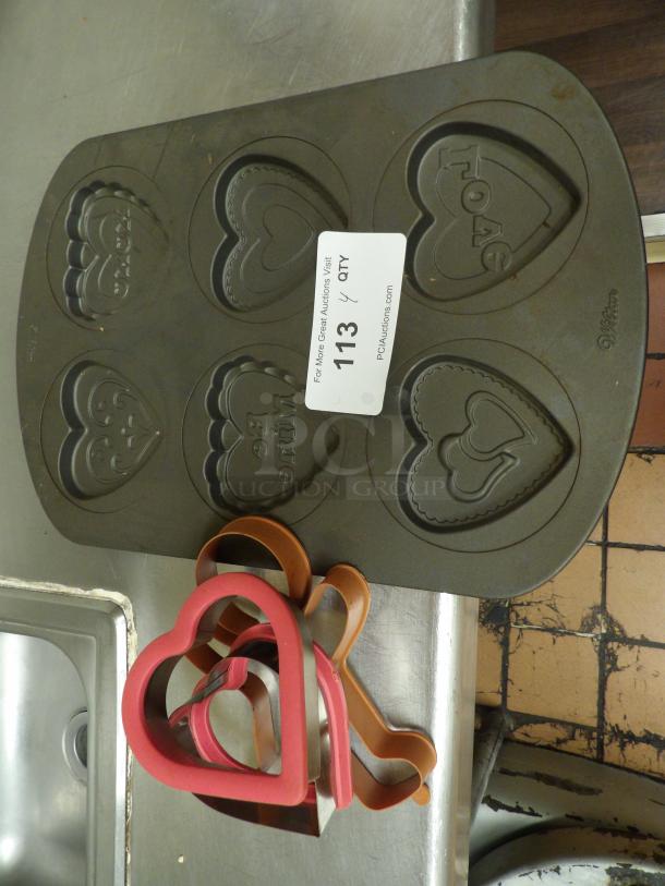 Wilton Cookie Pan with 3 cutters - Image 1 of 2