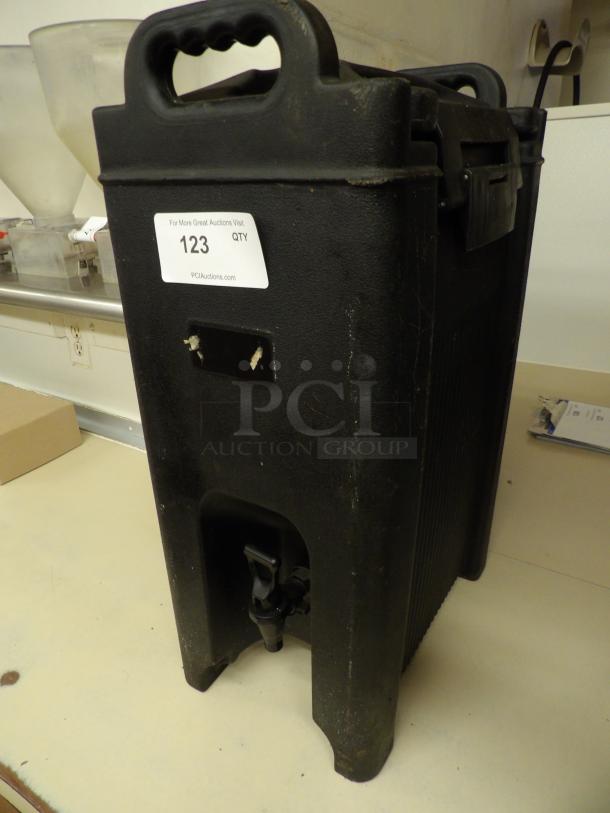 Carlisle XT5000 Warm Beverage Transporter 5  Gallon - Image 2 of 3