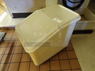 Dry Food Storage Pin on casters,
35 Gallon