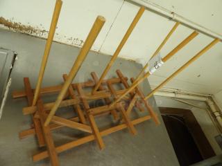 Doughnut Vertical Wood Display Stand