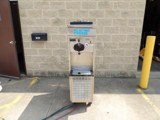 Electro-Freeze 335-113 Single Soft Serve Ice Cream Machine AS IS 1Ph Water Cool, 230V single Phase - Item #1189592