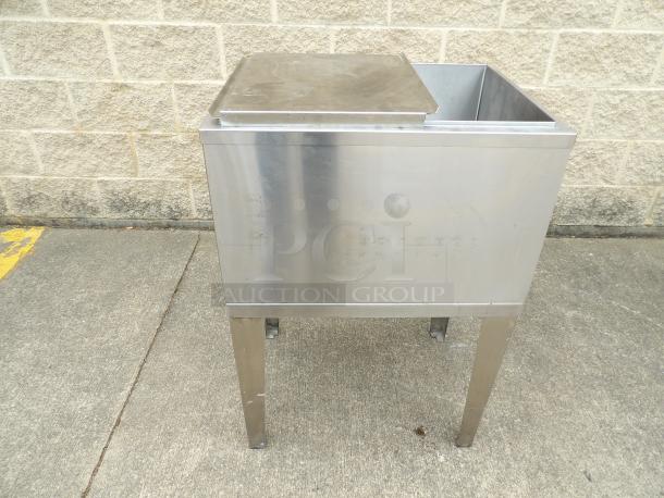 Buckeye Cold well /  Ice well. On its own Stand - Image 3 of 5