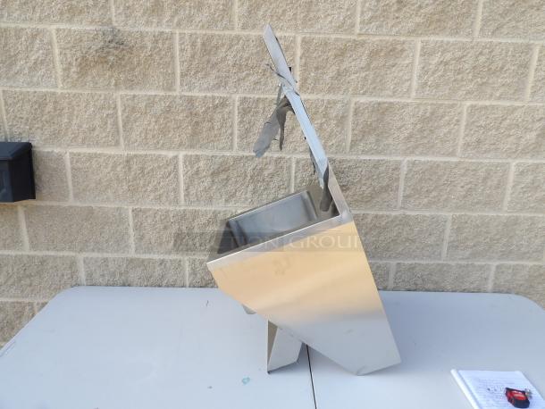 BRAND NEW SCRATCH AND DENT! Win holt WHWS1110-FV Stainless Steel Pedestal Base Hand Sink with Gooseneck Faucet. - Image 3 of 5