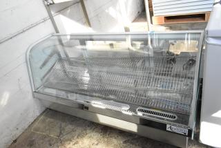 BRAND NEW SCRATCH AND DENT! Avantco 360BCDI60W 60" White Curved Refrigerated Drop-In Countertop Bakery Display Case. 115 Volts, 1 Phase.