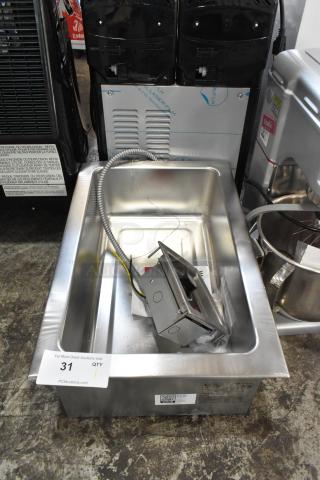 BRAND NEW SCRATCH AND DENT! 2024 Avantco 177TM12B177TM12B Top Mount Drop-In Full Size Hot Food Well with Round Inside Corners and Drain. 208 Volts, 1 Phase.