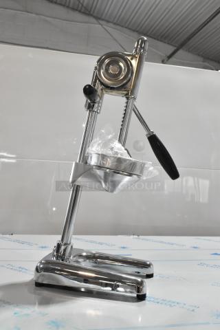 BRAND NEW SCRATCH AND DENT! Metal Countertop Manual Juicer