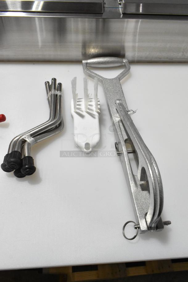 BRAND NEW SCRATCH AND DENT! Vollrath Redco 4400N Lettuce King 1" x 1" Vegetable Chopper - Image 3 of 11