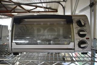 Black & Decker TRO480BS Countertop Toaster Oven. 120 Volts, 1 Phase.