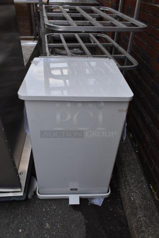 BRAND NEW SCRATCH AND DENT! Rubbermaid Metal Trash Can.