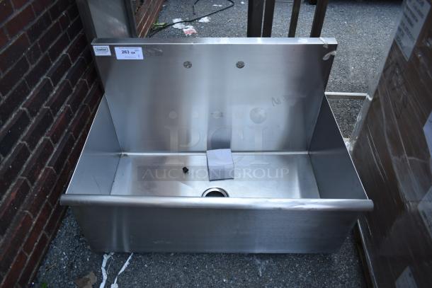 BRAND NEW SCRATCH AND DENT! Steelton 522US13621 36" x 21" x 14" Utility Sink for (1) 8" Center Faucet. No Legs. - Image 1 of 5