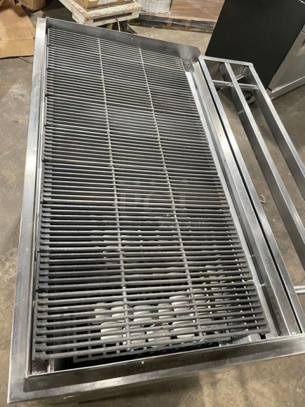 Jade Range Commercial Stainless Steel Natural Gas/Charcoal Powered Chitwood Smoker/Char Broiler Grill! With Pan Slide! With Enclosed Storage Cabinet Base! On Casters! WORKING WHEN REMOVED! - Image 5 of 10