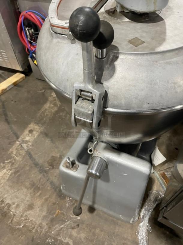 Hobart Commercial Heavy Duty Electric Powered Vertical Chopper/Cutter/Mincer/Mixer! With Stainless Steel Tilting Bowl! With Cover! Model: VCM-40E SN: U1841! 220V 3 Phase! - Image 9 of 10