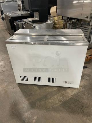 Summit Commercial White Powder Coated 44" Manual Defrost Back Bar Chest Cooler! With Double Stainless Steel Sliding Top Lids! Model: SCFR100MAN SN: 2017-03-1083! 120V! On Legs!