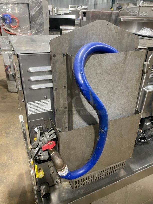 LoLo Commercial Stainless Steel Natural Gas Powered Countertop Steamer! With Built In Pan Holding Rack! - Image 3 of 9