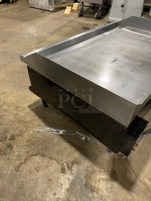 APW Wyott Champion Series Commercial Stainless Steel Electric Powered Countertop Flat Griddle! With Thermostatic Controls! On Legs! - Image 4 of 7