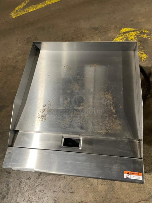 NEW! Scratch-N-Dent! Standard Range! 2023! Late Model! Commercial Stainless Steel Electric Powered Countertop 24" Flat Griddle! With Thermostatic Controls! With Back & Side Splash! Model: SR-EG24 SN: SR2370971! 208/240V 1/3 Phase! On Legs! - Image 5 of 9