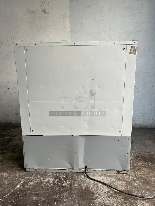 Grab & Go Open Top Display Cooler in Steel/White - Image 3 of 6