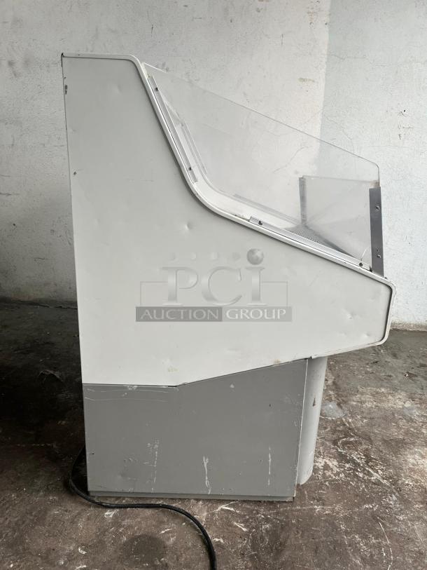 Grab & Go Open Top Display Cooler in Steel/White - Image 4 of 6