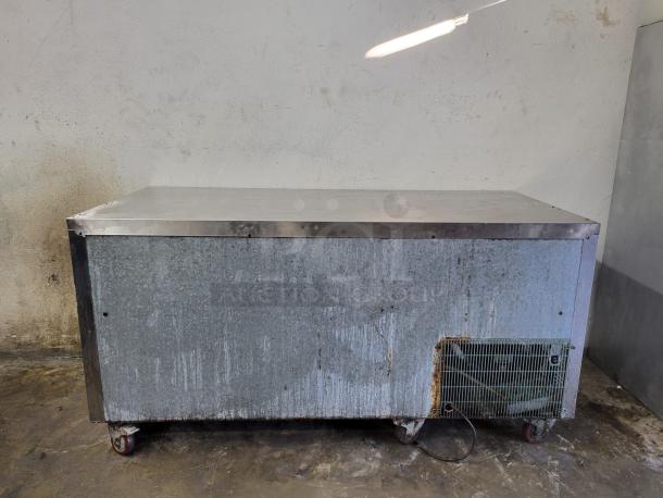 Leader 3 Door Commercial Refrigerator Pizza Prep Table - Image 2 of 4