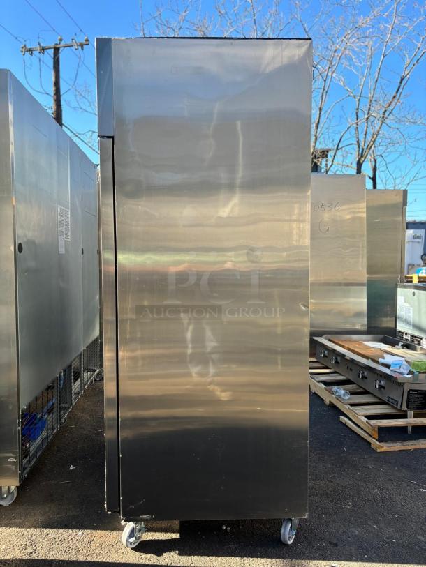 BRAND NEW!! DUKERS D55R 55 1/8" Two Section Reach In Refrigerator, (2) Left/Right Hinge Solid Doors, 115v - Image 3 of 5