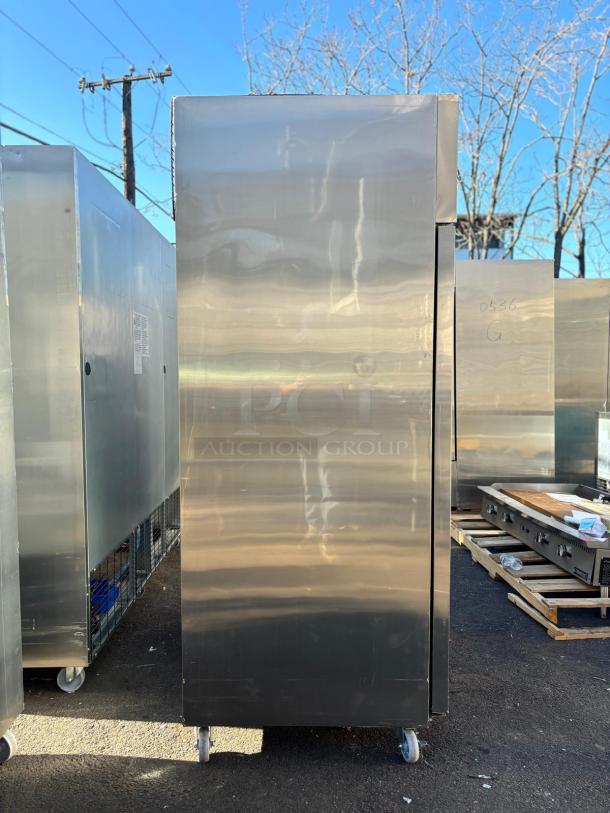 BRAND NEW!! DUKERS D55R 55 1/8" Two Section Reach In Refrigerator, (2) Left/Right Hinge Solid Doors, 115v - Image 5 of 5