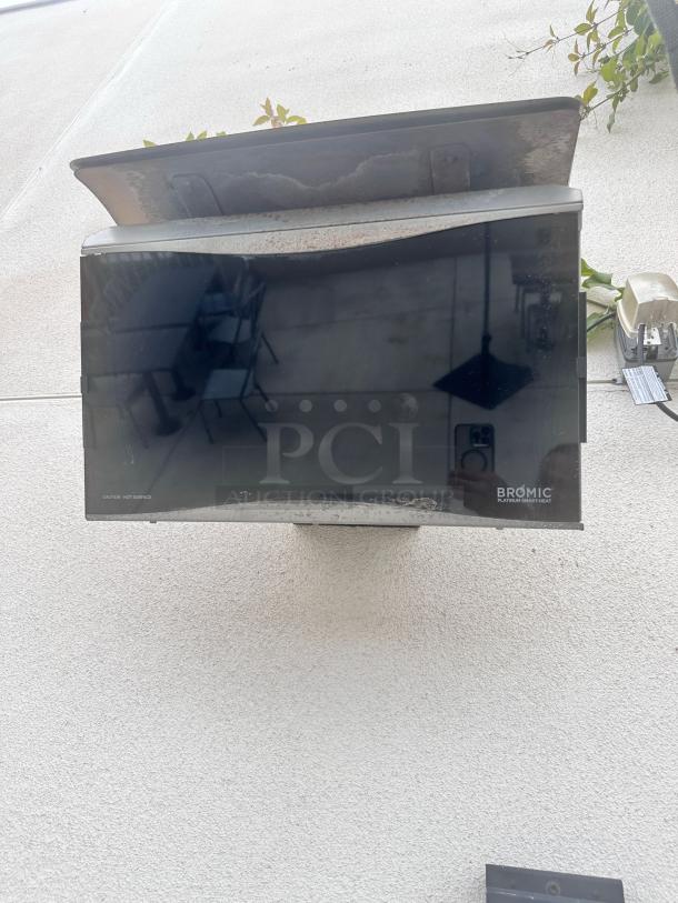Superb Condition – WALL-MOUNTED PATIO HEATER – Bromic Smart-Heat –  Fully Tested! - Image 3 of 5