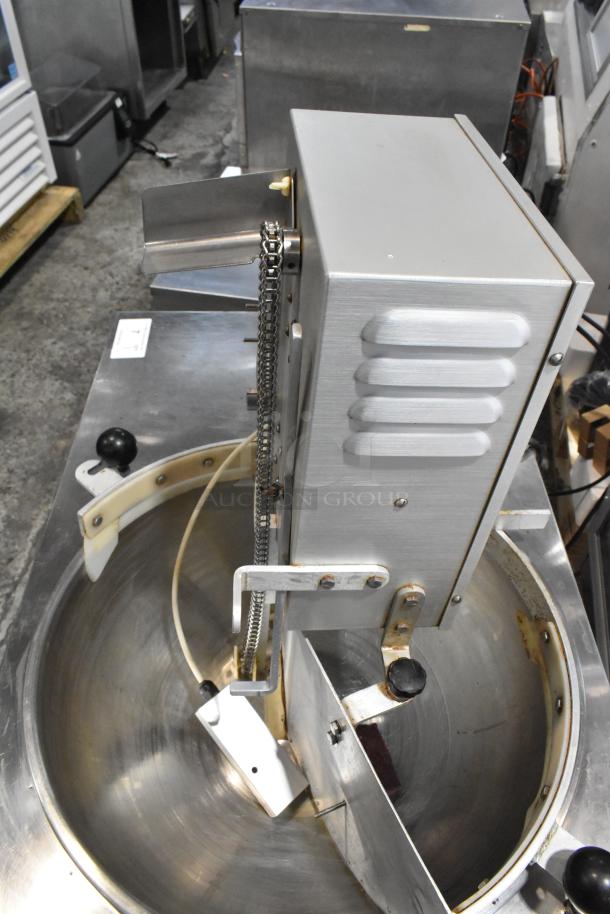Hilliard's Stainless Steel Commercial Floor Style Chocolate Tempering Kettle on Commercial Casters. 120 Volts, 1 Phase. Tested and Working! - Image 9 of 12