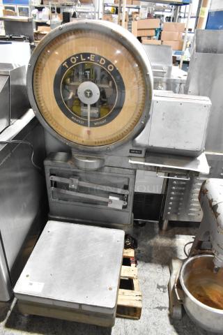 Toledo 400 Metal Floor Style 100 Pound Capacity Scale. 115 Volts, 1 Phase.