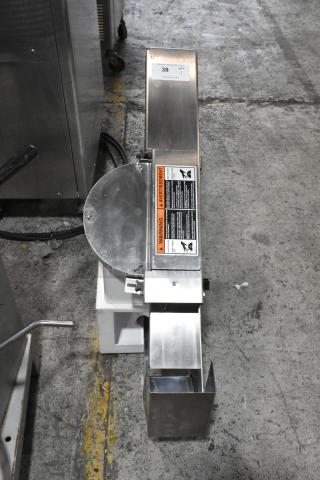 Oliver 702-N Metal Commercial Countertop Bread and Bagel Slicer. 115 Volts, 1 Phase.