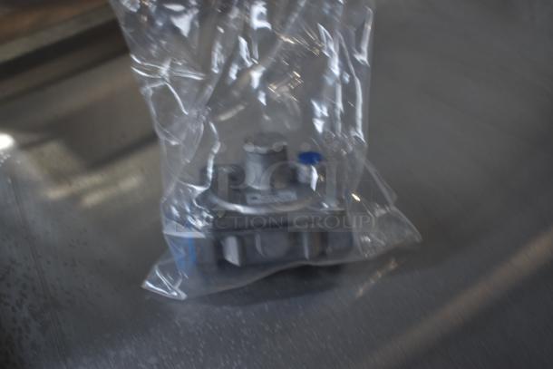BRAND NEW SCRATCH AND DENT! 2023 Cooking Performance Group CPG 351GTUCPG60N Stainless Steel Commercial Countertop Natural Gas Powered Flat Top Griddle. 150,000 BTU. - Image 7 of 12