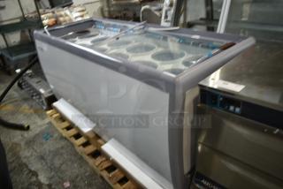 BRAND NEW SCRATCH AND DENT! Avantco 360ADC12N 71" Customizable Ice Cream Dipping Cabinet. 115 Volts, 1 Phase.