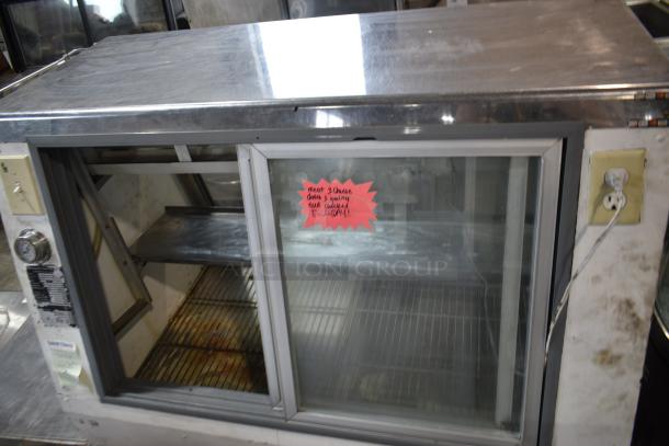 Pinnacle 5SC824 Metal Commercial Floor Style Deli Display Case Merchandiser. 115 Volts, 1 Phase. Tested and Powers On But Does Not Get Cold - Image 4 of 7