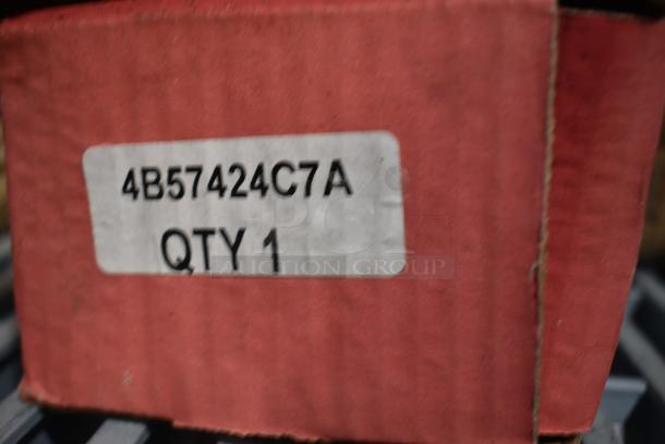 BRAND NEW SCRATCH AND DENT! Robertshaw 4B57424C7A Liquid Propane Millivolt Gas Valve; 1/2" Gas In / Out - Image 7 of 7