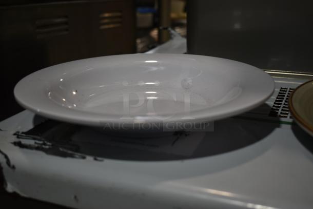2 BRAND NEW SCRATCH AND DENT! Items Including Corona PA1607712812 11″ Grey, Porcelain, Coupe Plate and Acopa 304FND5809 Melamine. 2 Times Your Bid! - Image 2 of 5