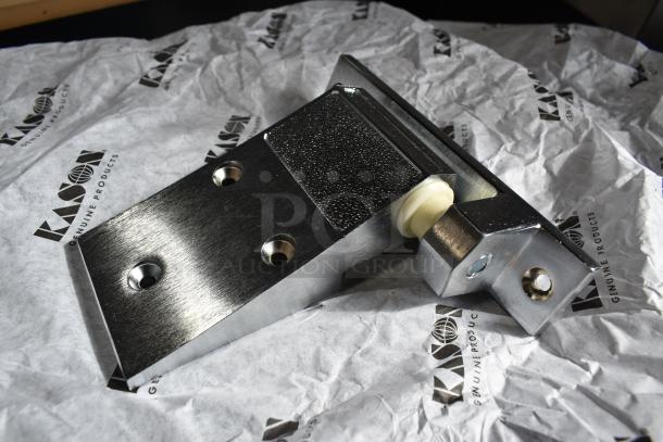 4 BRAND NEW SCRATCH AND DENT! Items Including Kason® 1802 LED GU24 Type A Lamp 11W for Walk-In Coolers and Freezers 507802CAGU24, Kason® 930 Series Trigger Action Latch Strike (Flush - 3/8") 507930A00004, Kason® 11070000032 6 1/16" x 3 1/8" Surface Mount Door Hinge with 7/8" Offset 507070000032, Kason® 1661 1 1/2" - 4 1/2" Adjustable Stainless Steel Hex Foot Insert for 1 5/8" Tubing 507661000257, Kason® 1255 Pacesetter Hinge (Textured Panel, Brushed Chrome). 4 Times Your Bid! - Image 10 of 13