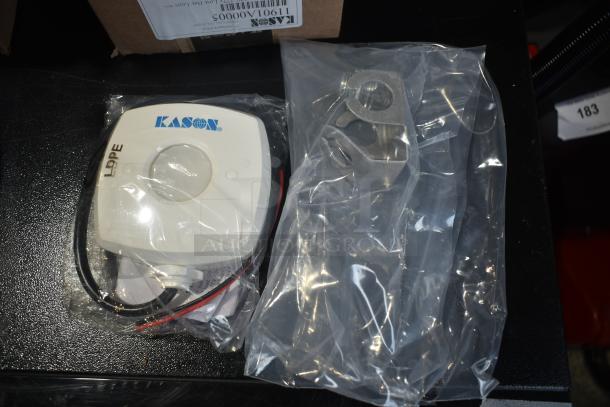 2 BRAND NEW SCRATCH AND DENT! Items Including Kason® 1808 5 1/8" x 5 1/8" Surface Mount LED Light Fixture, 120V, 13W and Kason® 1901A Low Bay Walk-In Motion Sensor with Mounting Kit, 120V-277V. 2 Times Your Bid! - Image 4 of 5