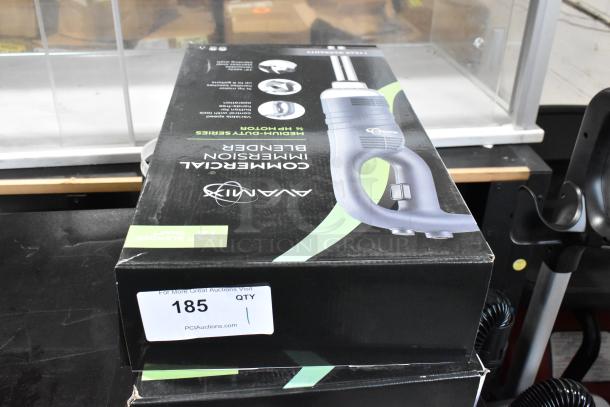 BRAND NEW SCRATCH AND DENT! 2023 AvaMix 928IBMD12 12" Medium-Duty Variable Speed Immersion Blender - 3/4 hp. 115 Volts, 1 Phase. - Image 2 of 5