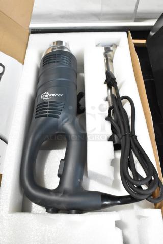 BRAND NEW SCRATCH AND DENT! 2023 AvaMix 928IBMD12 12" Medium-Duty Variable Speed Immersion Blender - 3/4 hp. 115 Volts, 1 Phase.