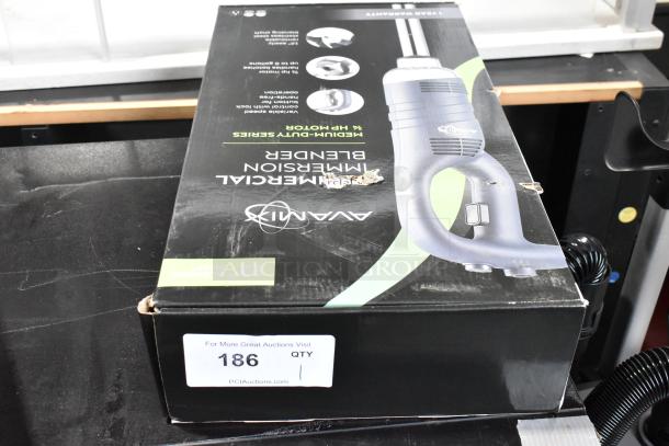 BRAND NEW SCRATCH AND DENT! 2023 AvaMix 928IBMD12 12" Medium-Duty Variable Speed Immersion Blender - 3/4 hp. 115 Volts, 1 Phase. - Image 2 of 4