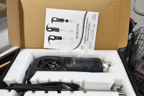 BRAND NEW SCRATCH AND DENT! 2023 AvaMix 928IBMD12 12" Medium-Duty Variable Speed Immersion Blender - 3/4 hp. 115 Volts, 1 Phase. - Image 3 of 4