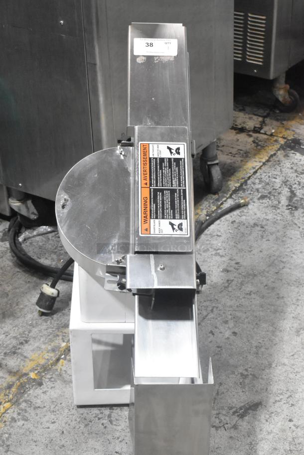 REFURBISHED! Oliver 702-N Metal Commercial Countertop Bread and Bagel Slicer. 115 Volts, 1 Phase. Tested and Working! - Image 4 of 9